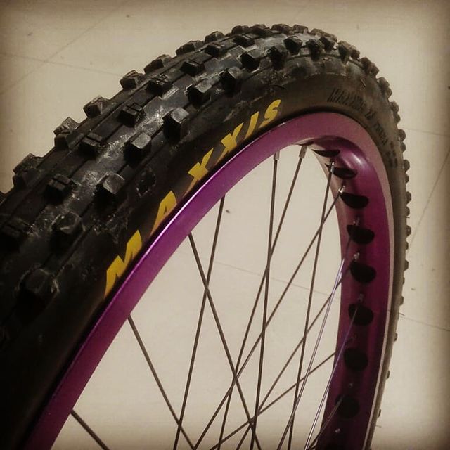 لاستیک 26 -210 برند maxxis