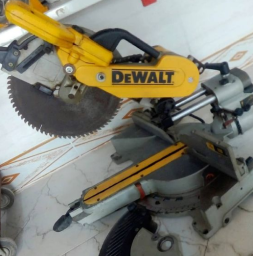 اره فارسی بر دیوالت DEWALT mitre saw